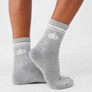 ALO Yoga New NWT Heather Gray Half Crew Athletic Throwback Socks M